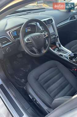 Седан Ford Fusion 2014 в 