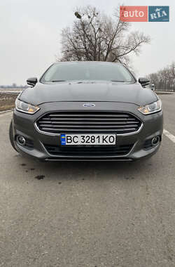 Седан Ford Fusion 2015 в Ромнах