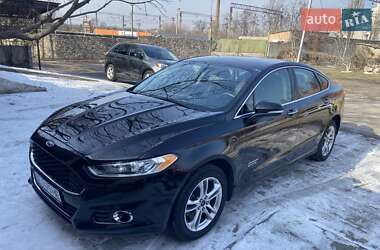 Седан Ford Fusion 2015 в Первомайске