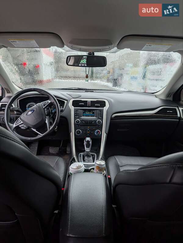 Седан Ford Fusion 2015 в Калуше