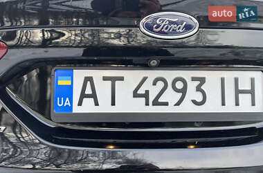 Седан Ford Fusion 2015 в 