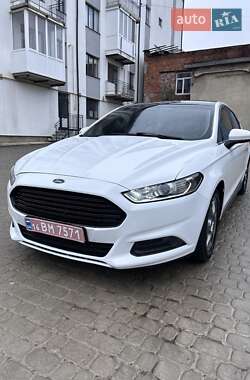 Седан Ford Fusion 2015 в Чорткове