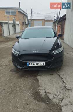 Седан Ford Fusion 2015 в 