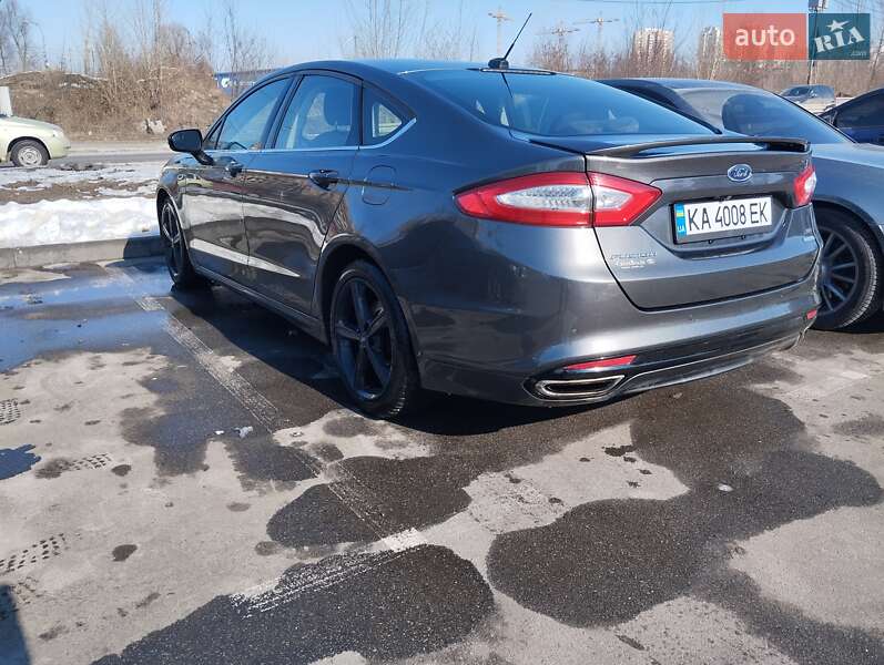 Седан Ford Fusion 2016 в 