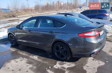 Седан Ford Fusion 2016 в 