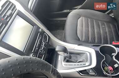 Седан Ford Fusion 2015 в 