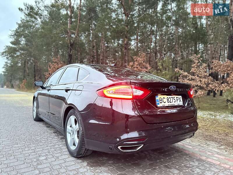Седан Ford Fusion 2014 в Львове