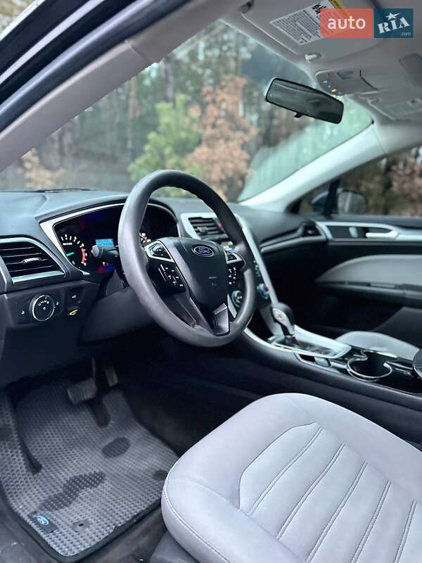 Седан Ford Fusion 2014 в Львове