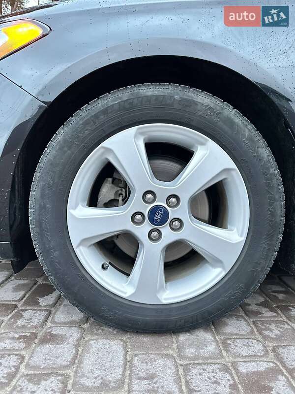 Седан Ford Fusion 2014 в Львове