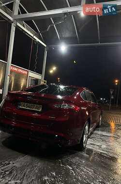 Седан Ford Fusion 2015 в 