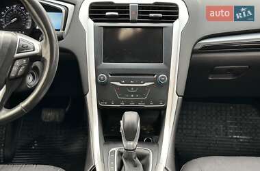 Седан Ford Fusion 2014 в 
