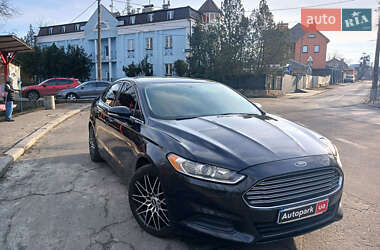Седан Ford Fusion 2013 в 