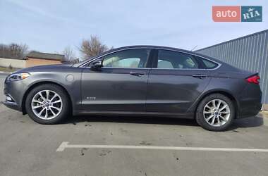 Седан Ford Fusion 2017 в 