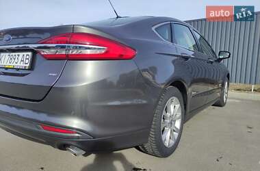 Седан Ford Fusion 2017 в 