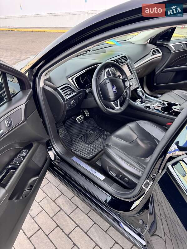 Седан Ford Fusion 2016 в Одесі