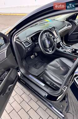Седан Ford Fusion 2016 в 