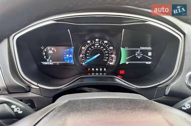 Седан Ford Fusion 2016 в 
