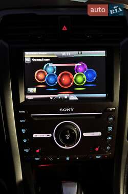 Седан Ford Fusion 2016 в 