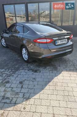 Седан Ford Fusion 2015 в 