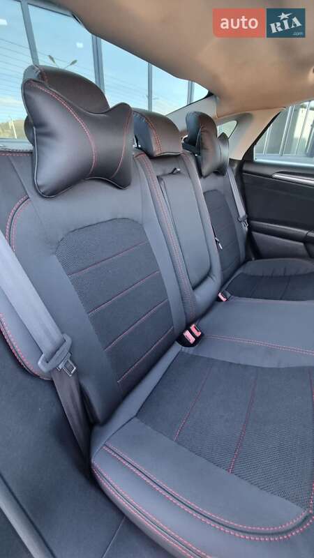 Седан Ford Fusion 2015 в Львові