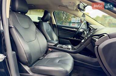 Седан Ford Fusion 2017 в 