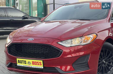 Седан Ford Fusion 2020 в 