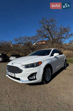 Седан Ford Fusion 2020 в 