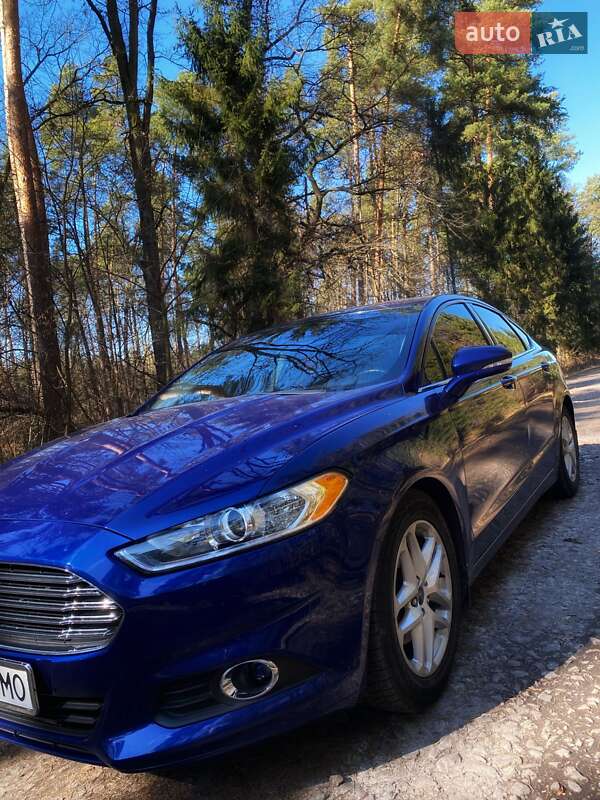 Седан Ford Fusion 2015 в Буске
