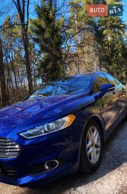 Седан Ford Fusion 2015 в 