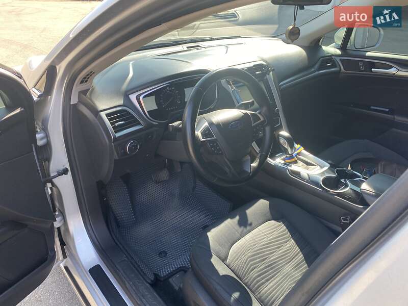 Седан Ford Fusion 2015 в Киеве фото 5 Седан Ford Fusion 2015 в Киеве