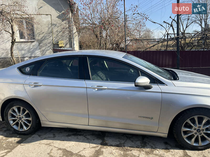 Седан Ford Fusion 2017 в Львове
