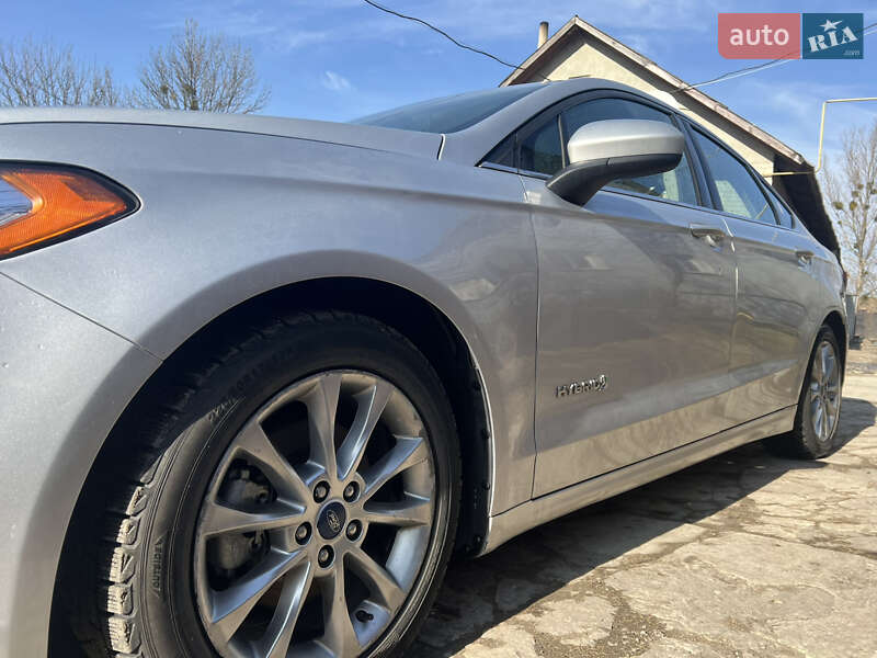 Седан Ford Fusion 2017 в Львове
