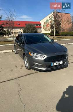 Седан Ford Fusion 2014 в Долині