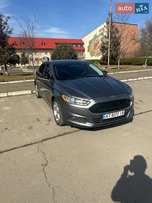 Седан Ford Fusion 2014 в 