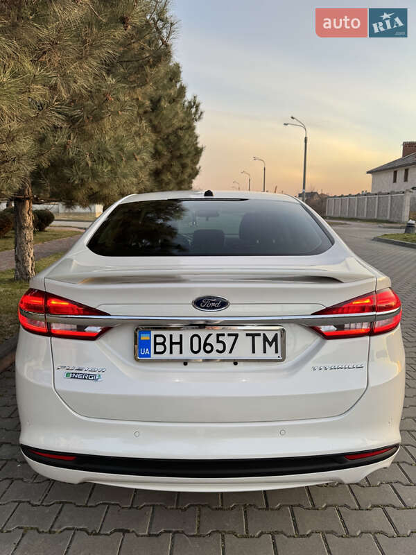 Седан Ford Fusion 2016 в Одесі