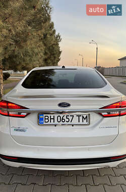 Седан Ford Fusion 2016 в 