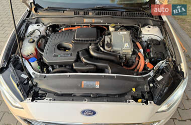 Седан Ford Fusion 2016 в 