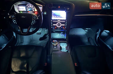 Седан Ford Fusion 2016 в 