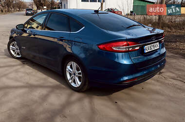 Седан Ford Fusion 2017 в 