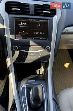 Седан Ford Fusion 2014 в 