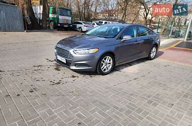 Седан Ford Fusion 2012 в 
