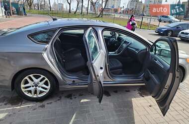 Седан Ford Fusion 2012 в 