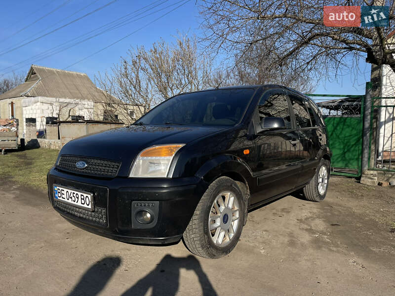 Хэтчбек Ford Fusion 2008 в Новом Буге