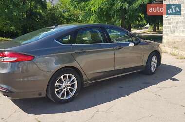 Седан Ford Fusion 2017 в 