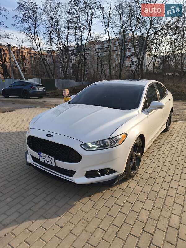 Седан Ford Fusion 2015 в Черновцах