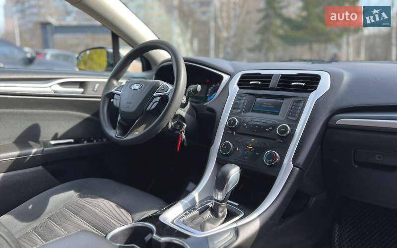 Седан Ford Fusion 2015 в Львове