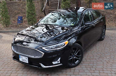 Седан Ford Fusion 2019 в 
