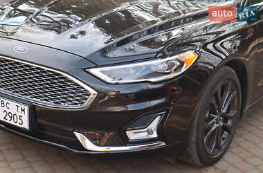 Седан Ford Fusion 2019 в 