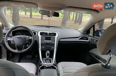 Седан Ford Fusion 2013 в 