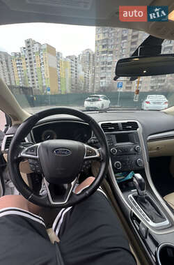 Седан Ford Fusion 2013 в 